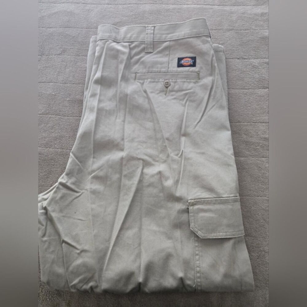 Dickies loose fit cargo pants size 42 x 30